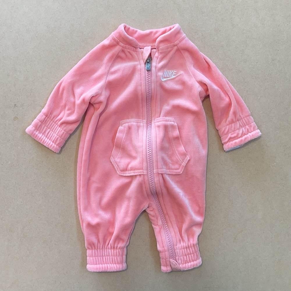 NEWBORN | Nike velour baby girl romper